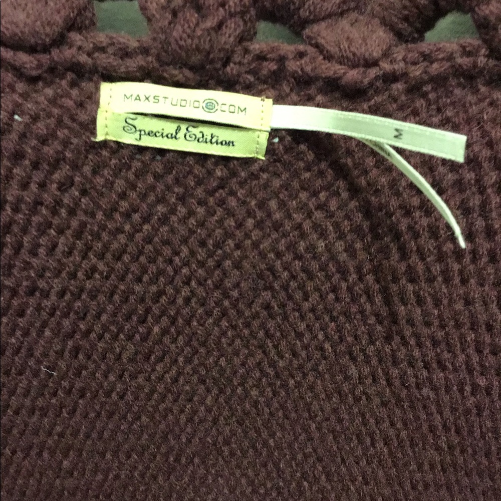 Sweater - Picture 4 of 5